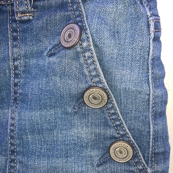 SO high rise jean shorts Size 1 - Picture 3 of 4